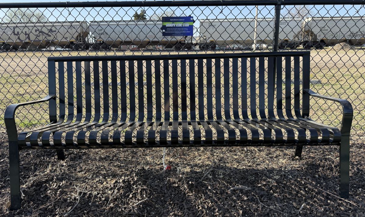 Park_Bench_Rememberance_of_Grandpa_Verne_Stark